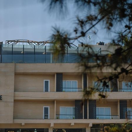 The White Rock Inn & Dine Shillong Exterior photo
