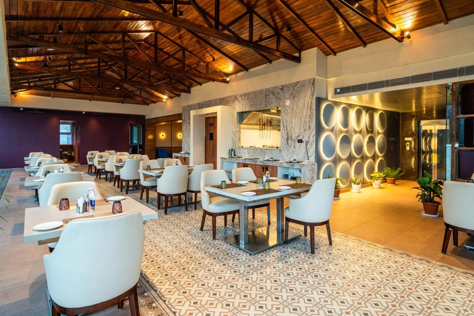 The White Rock Inn & Dine Shillong Exterior photo