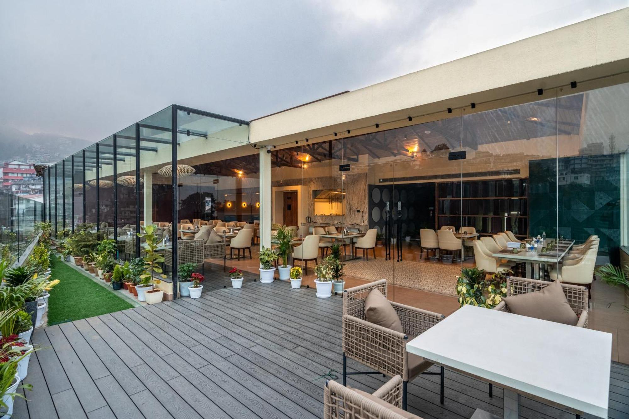 The White Rock Inn & Dine Shillong Exterior photo