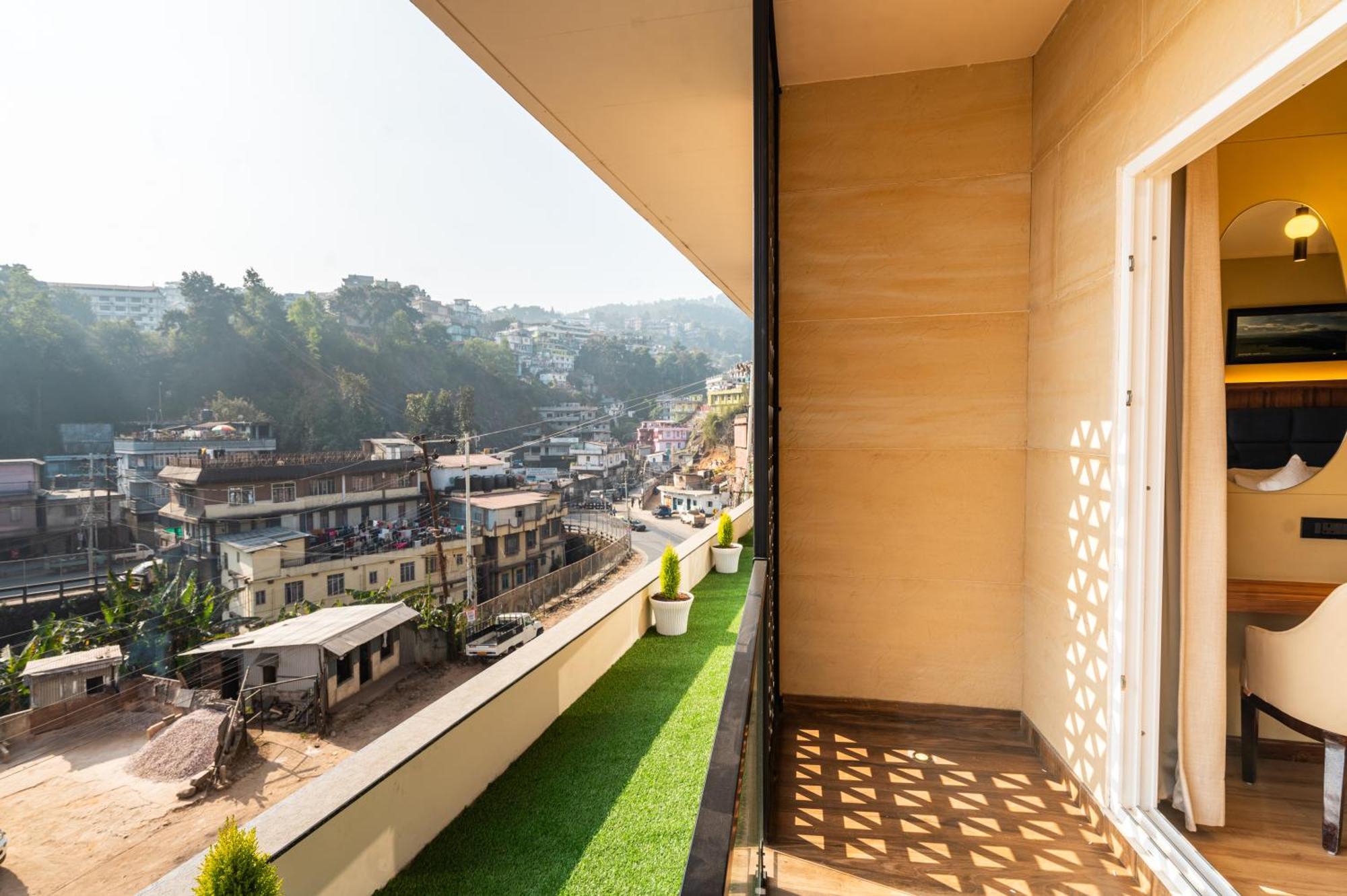 The White Rock Inn & Dine Shillong Exterior photo